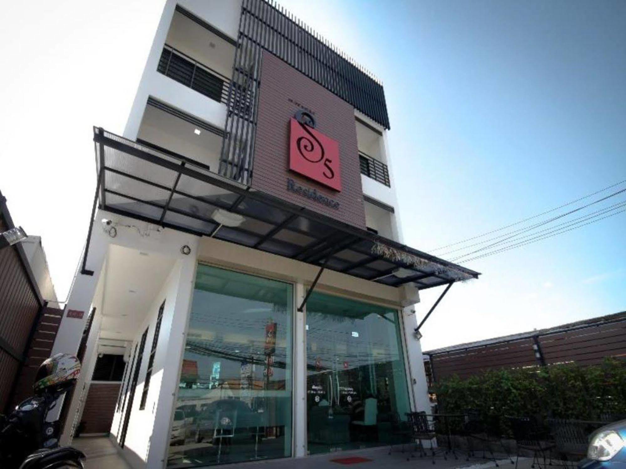 S5 Residence And Cafe Chalong Exterior photo